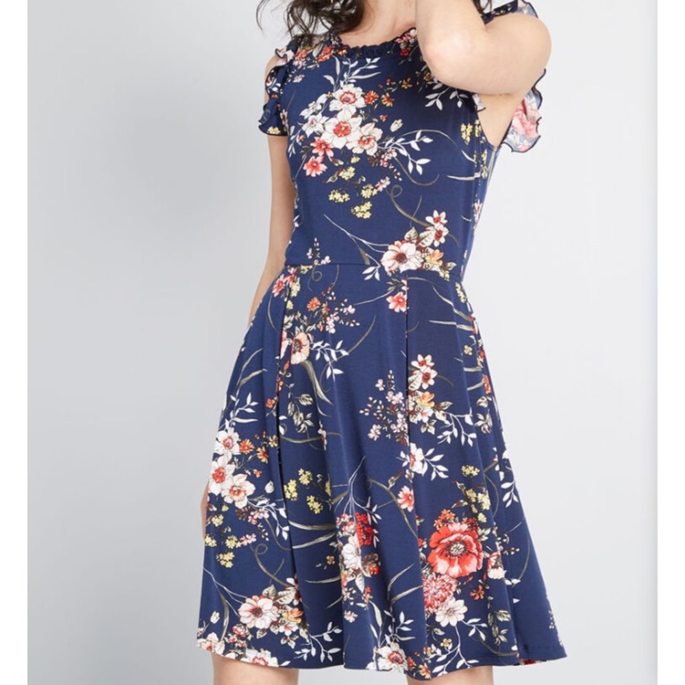 ModCloth New floral ruffle dress size M
